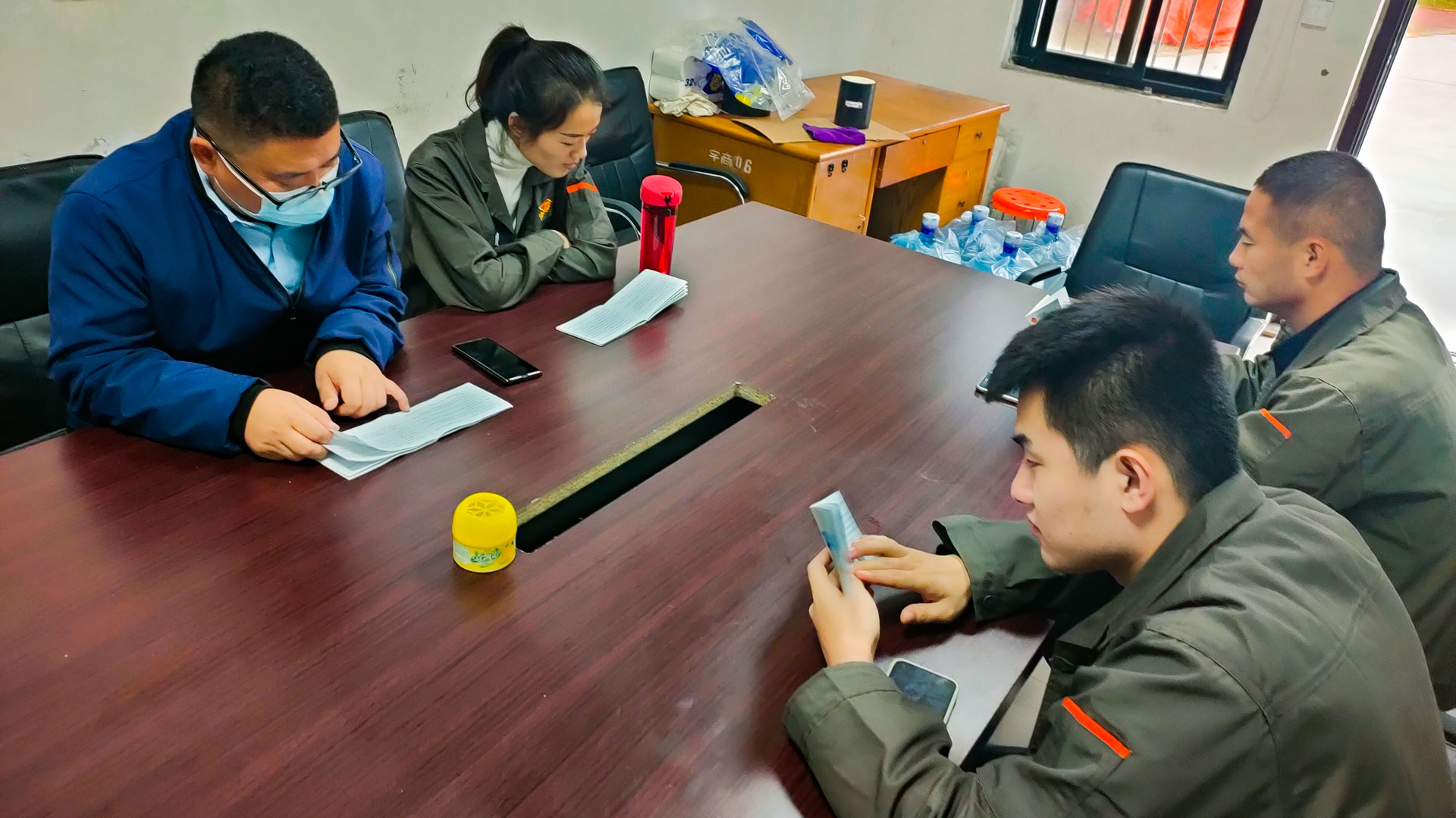 1636088301423673.jpg 忠誠企業(yè)入人心-(2).jpg