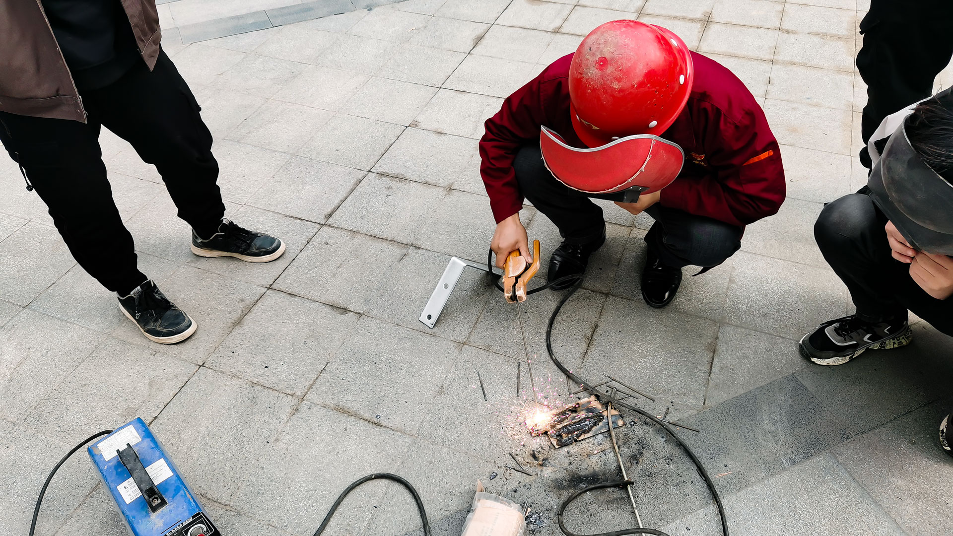 1636689403747575.jpg 開展焊工技能培訓(xùn)-(2).jpg