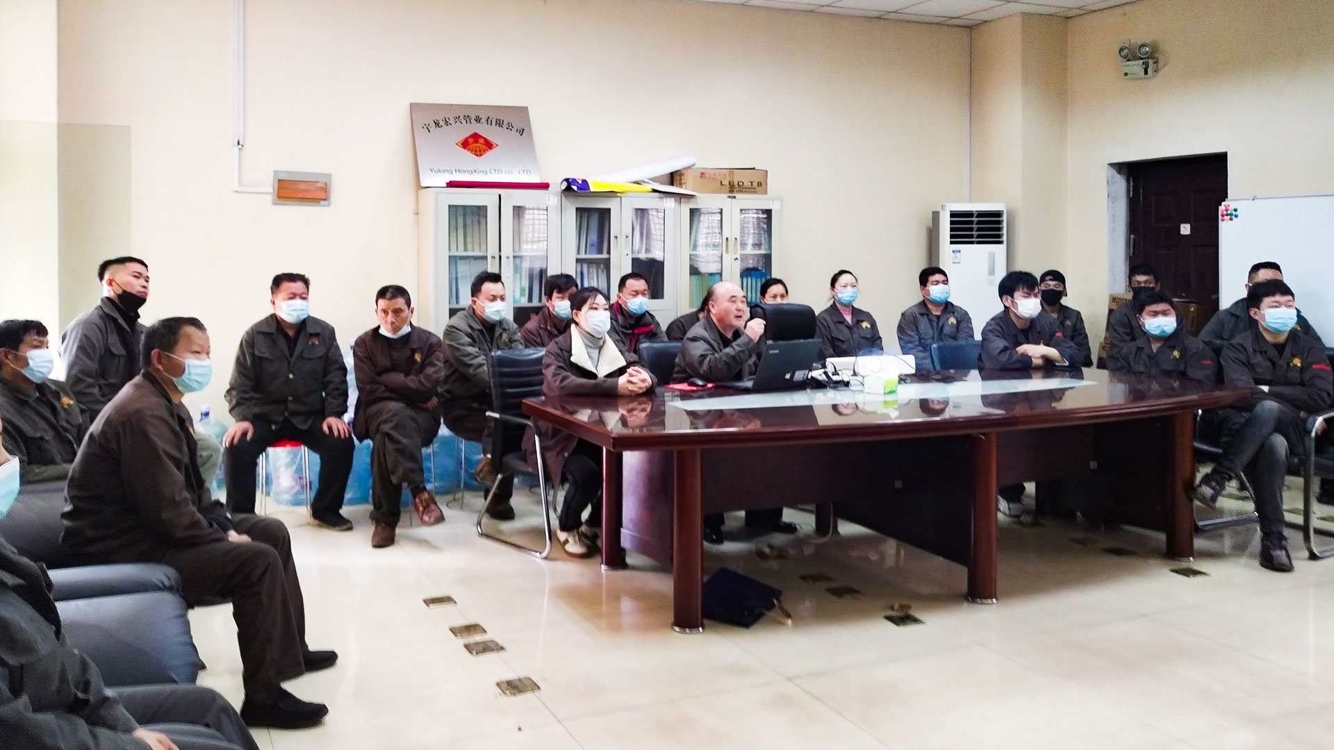 1648799970248316.jpg 圖1-記錄培訓(xùn).jpg