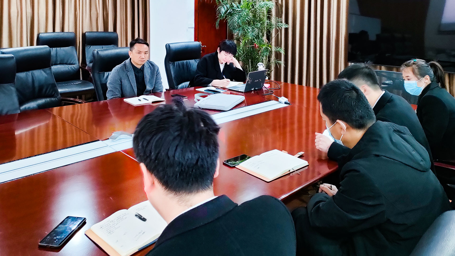 1651048522670646.jpg 房地產(chǎn)營銷活動探討會-(2).jpg