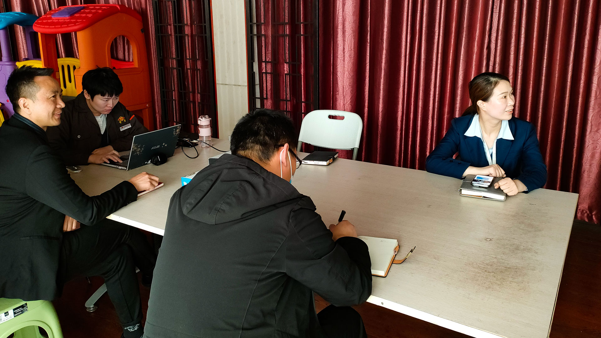 1651048542139137.jpg 房地產(chǎn)營銷活動探討會-(1).jpg