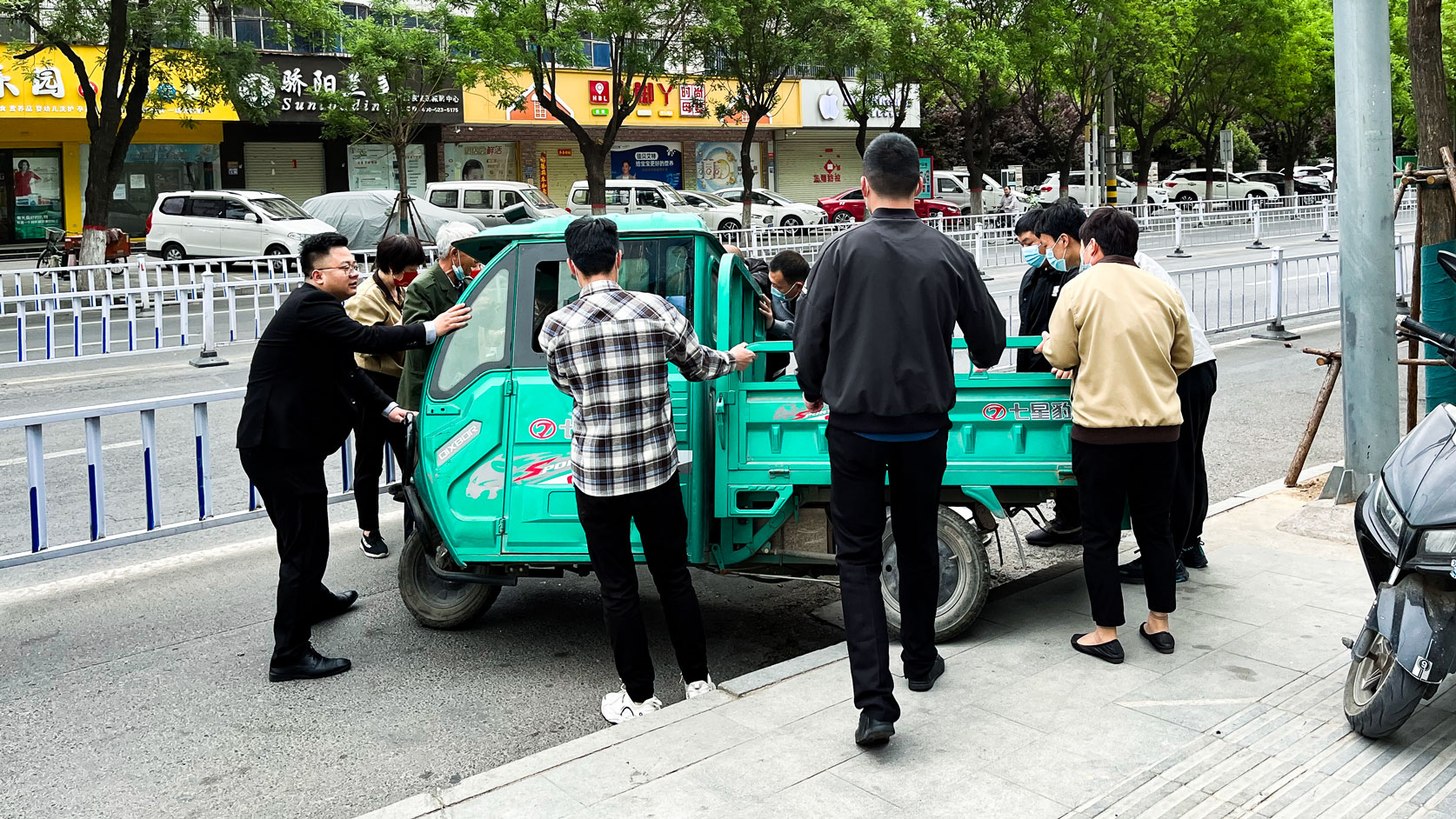 1651217761977326.jpg 好人好事暖人心-(1).jpg