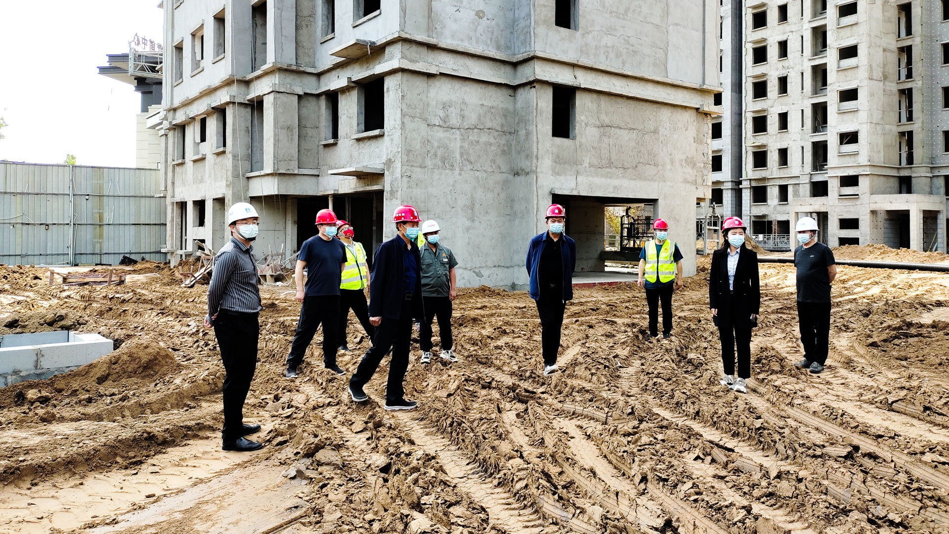 1654828409369479.jpg 保質(zhì)量穩(wěn)工期-(1).jpg