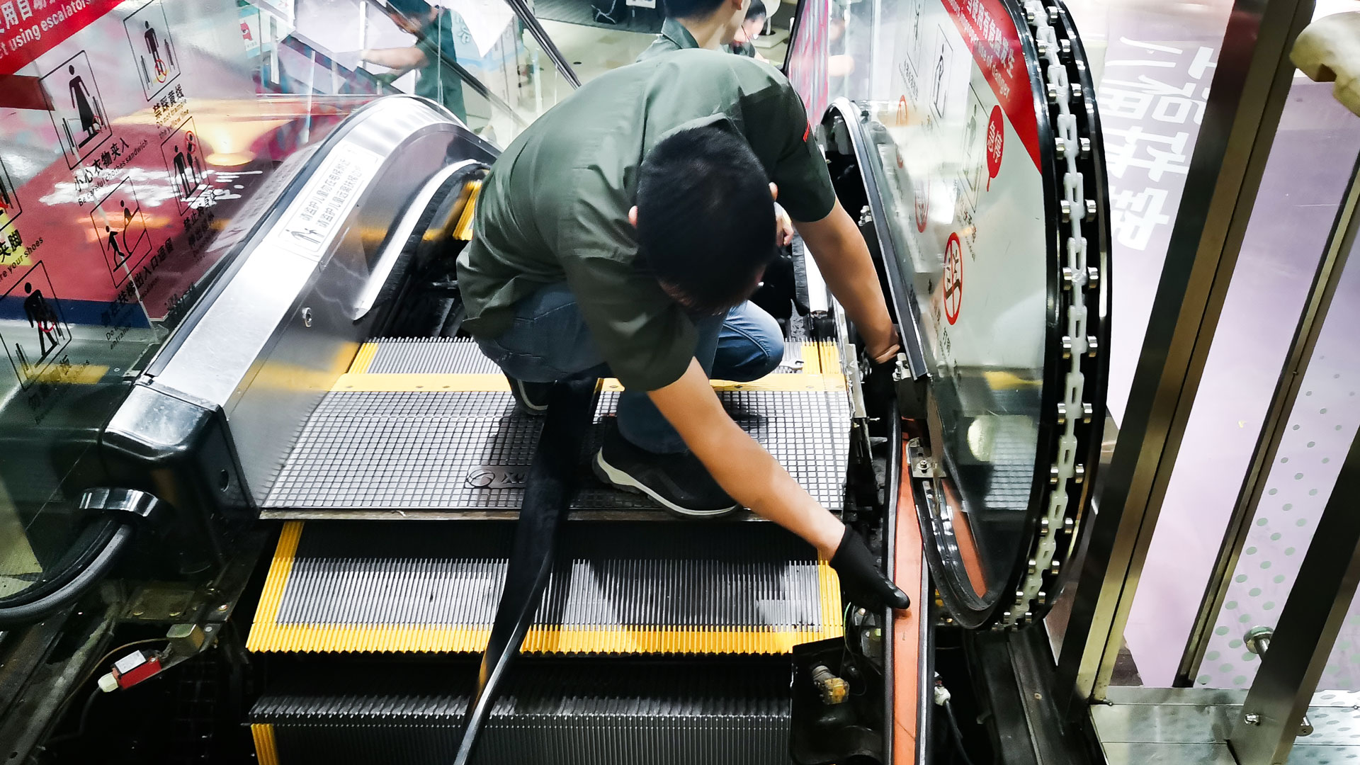 1659064474851623.jpg 自動扶梯扶手帶更換-(1).jpg