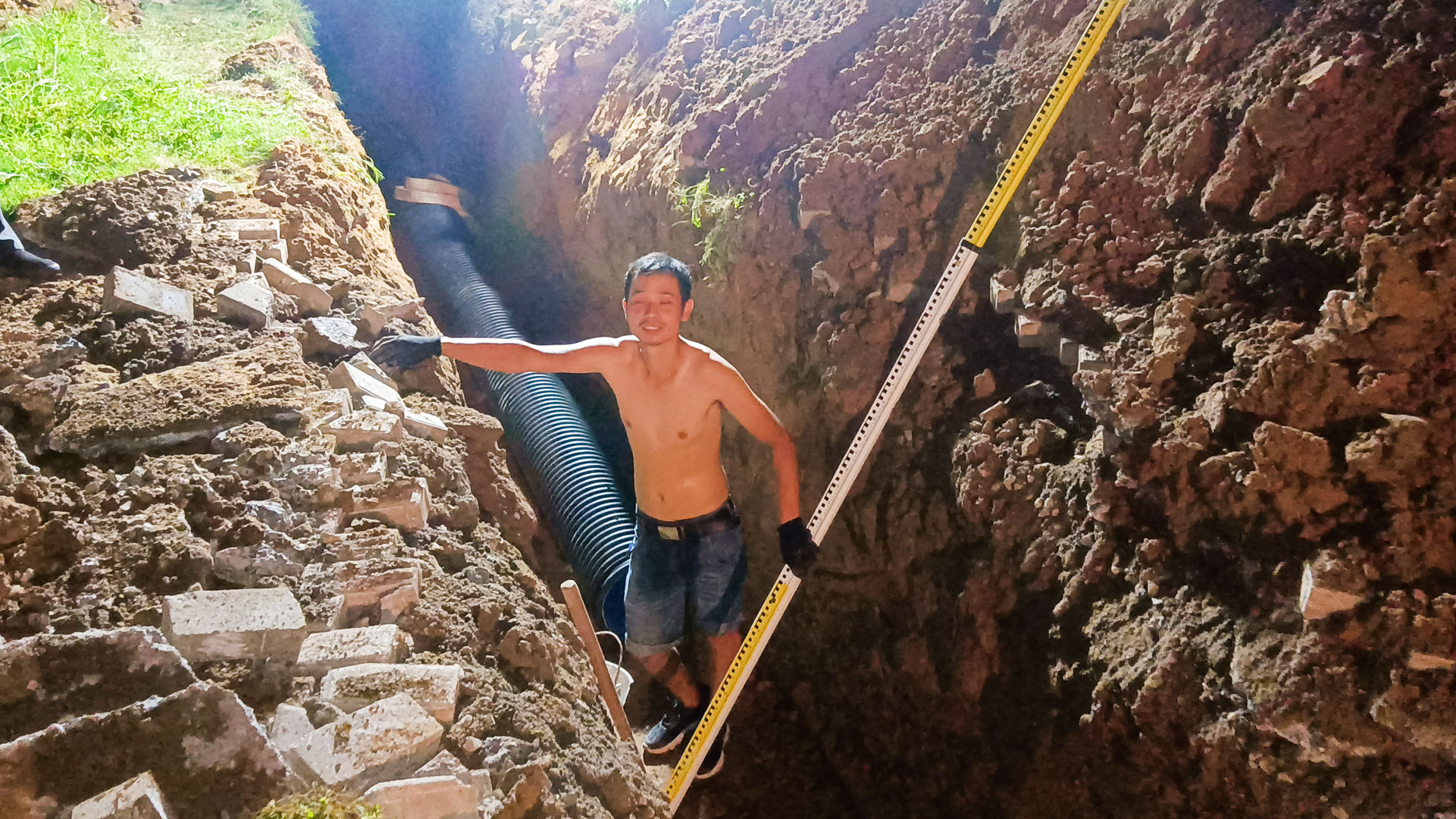 1660271790116357.jpg 加班加點(diǎn)趕進(jìn)度-(2).jpg