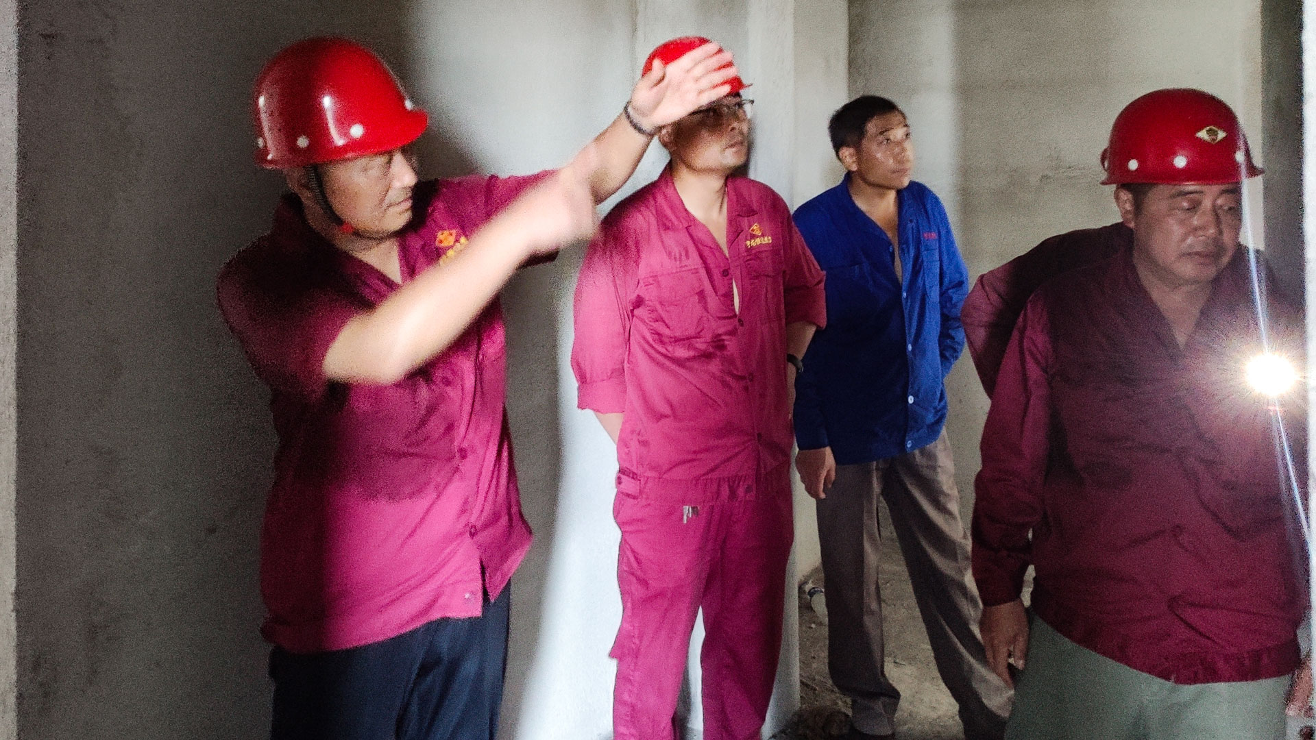 1660875496636812.jpg 現(xiàn)場學(xué)習(xí)交流-(2).jpg