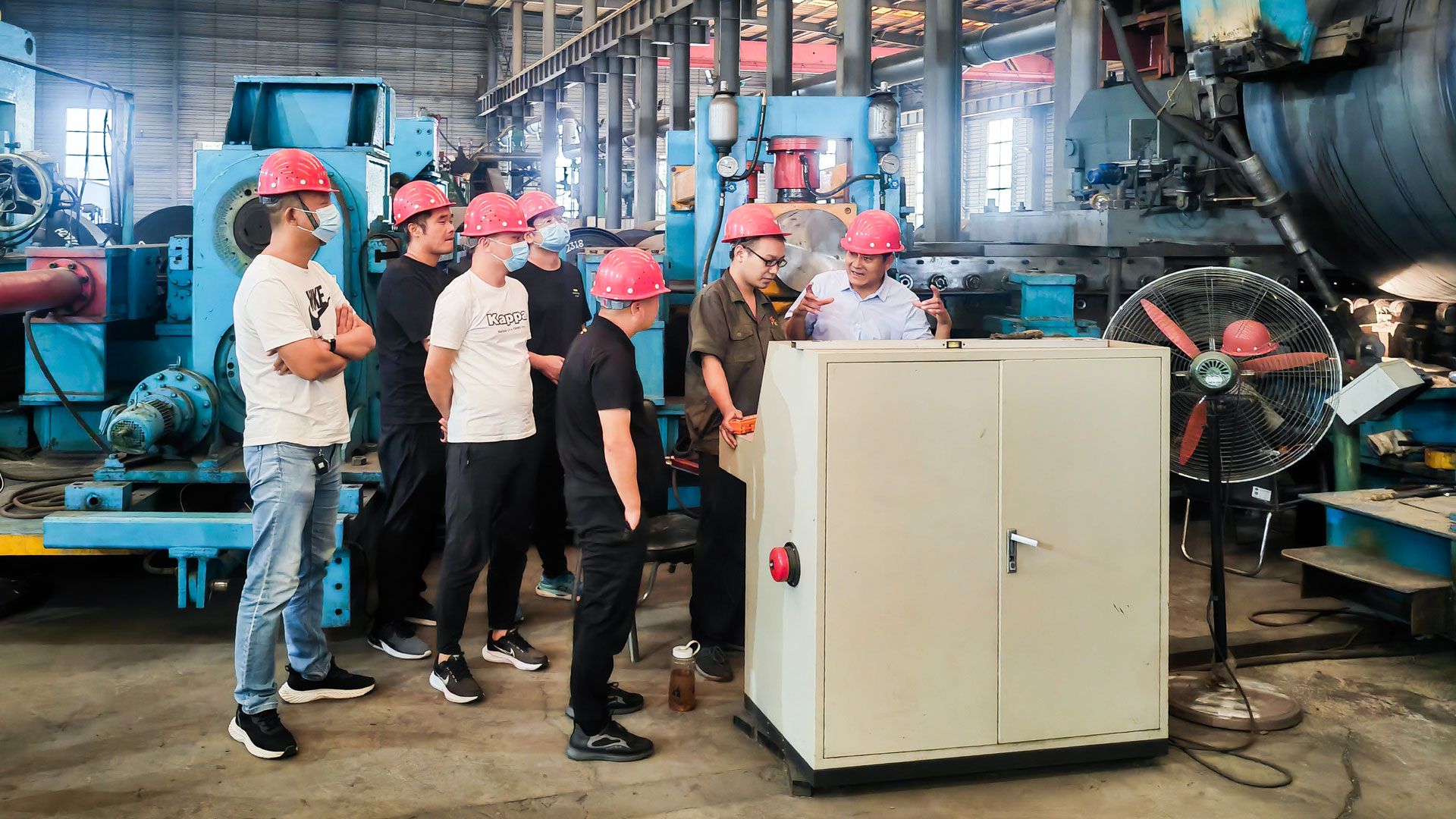 1663904215982289.jpg 客戶參觀.jpg