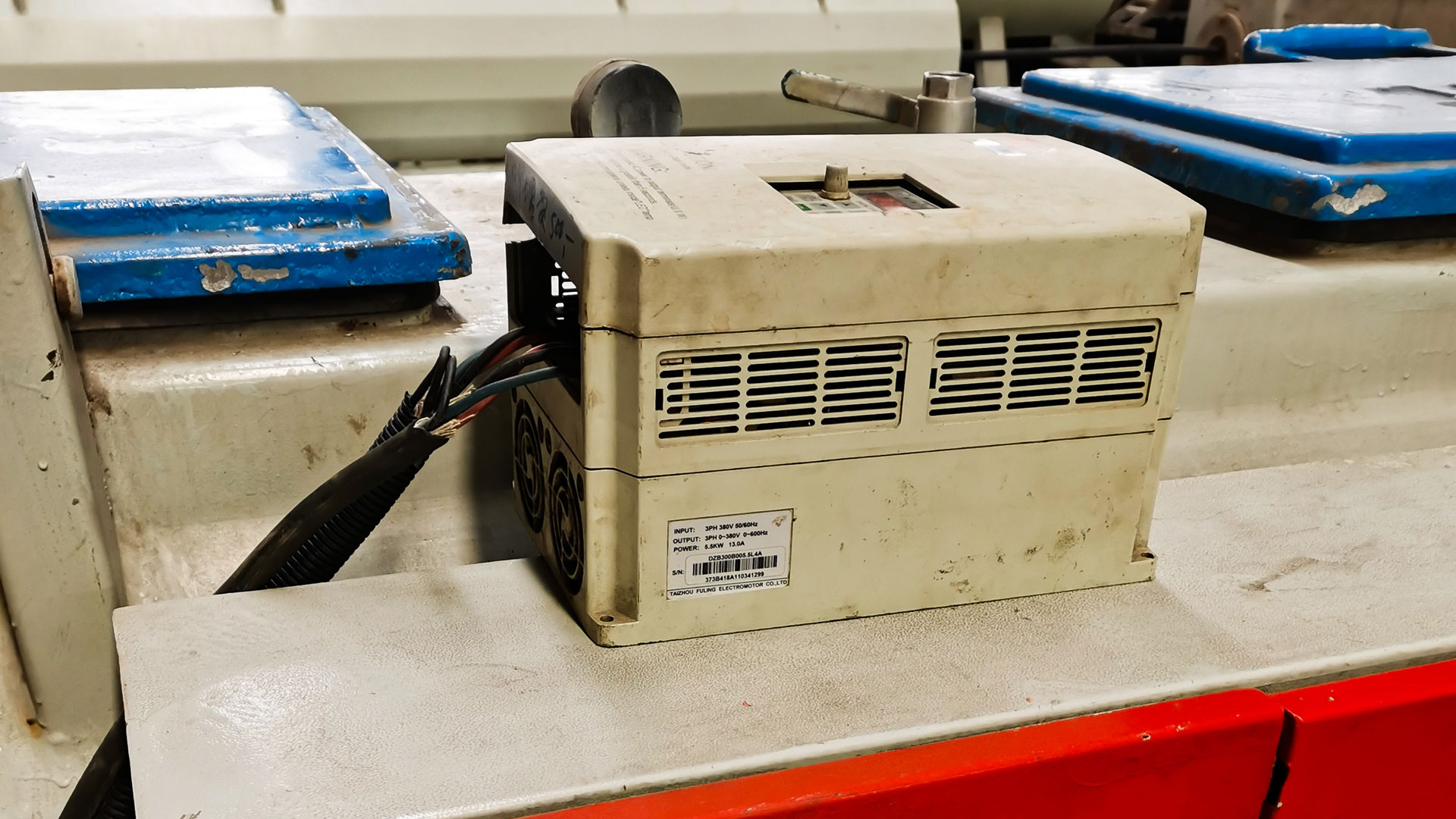 1679036894514539.jpg 圖2--變頻器安裝.jpg